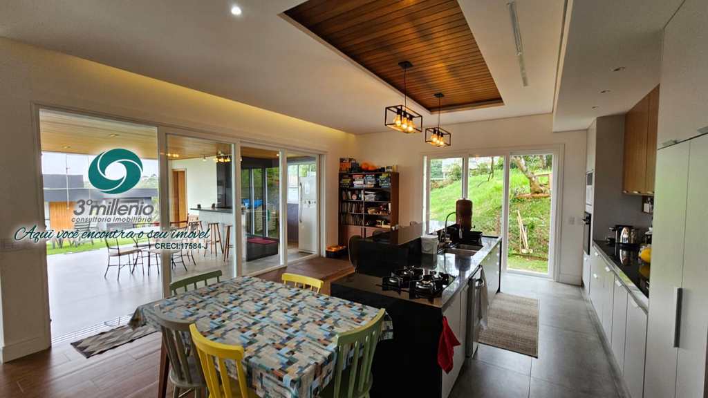 Casa em Embu das Artes, no bairro Jardim Indaiá