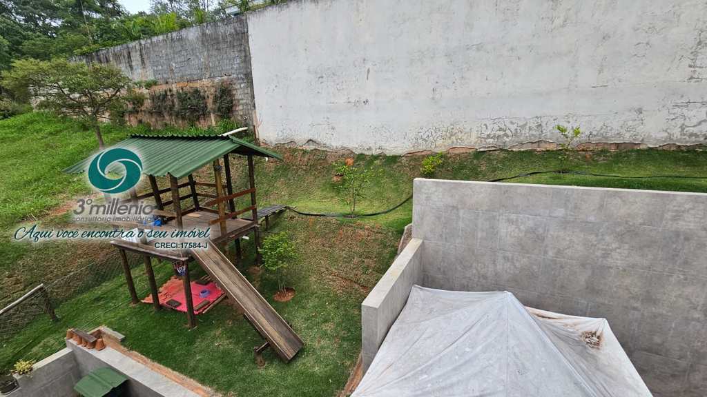 Casa em Embu das Artes, no bairro Jardim Indaiá
