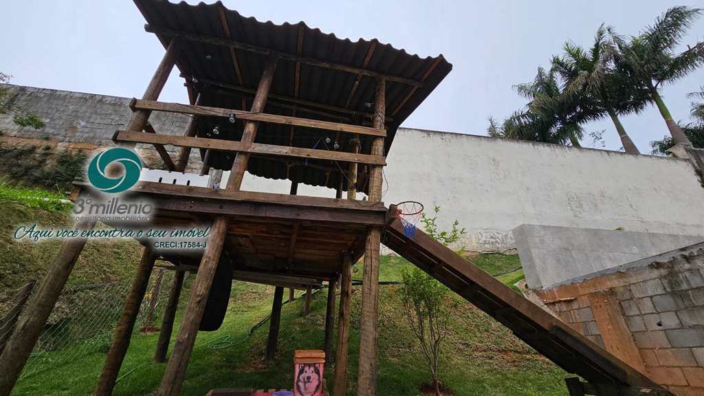 Casa em Embu das Artes, no bairro Jardim Indaiá