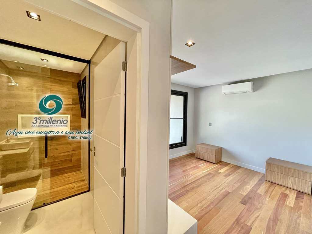 Casa em Cotia, no bairro São Paulo II