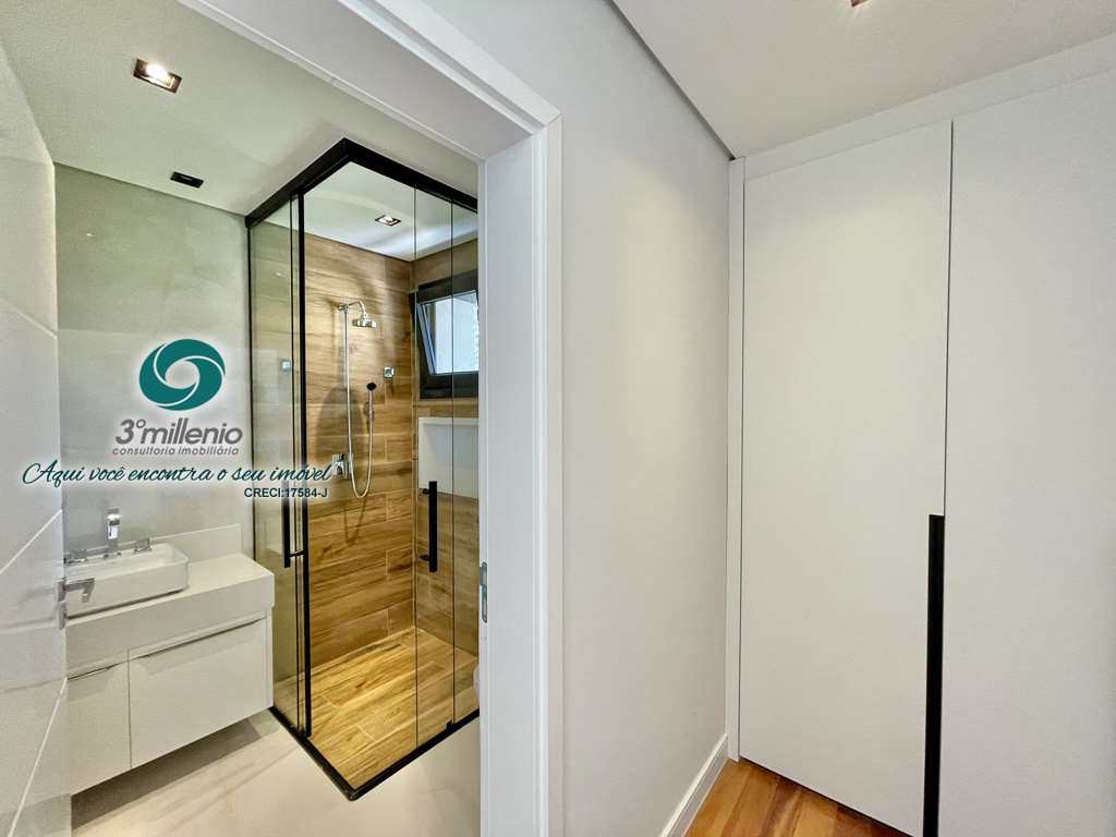 Casa em Cotia, no bairro São Paulo II