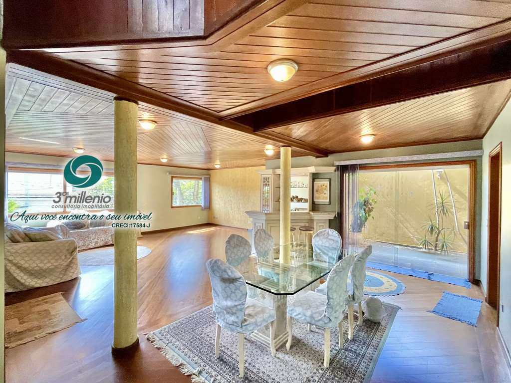 Casa em Cotia, no bairro São Paulo II