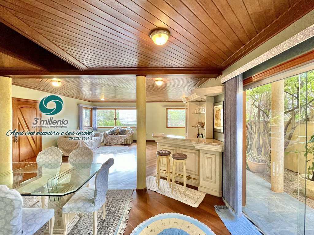 Casa em Cotia, no bairro São Paulo II