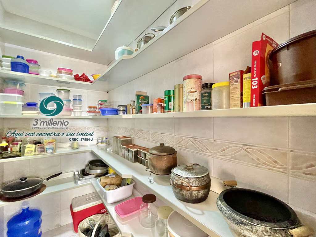 Casa em Cotia, no bairro São Paulo II