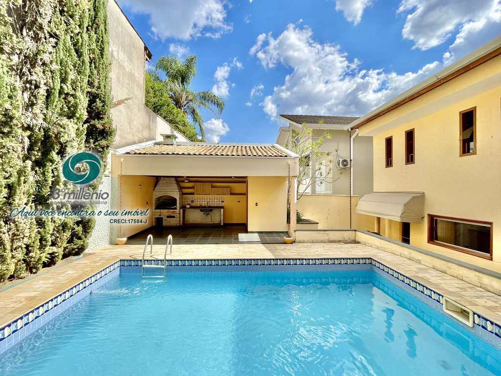 Casa em Cotia, no bairro São Paulo II