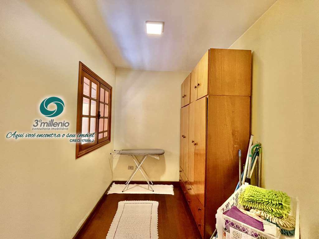 Casa em Cotia, no bairro São Paulo II