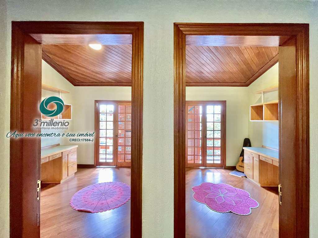 Casa em Cotia, no bairro São Paulo II