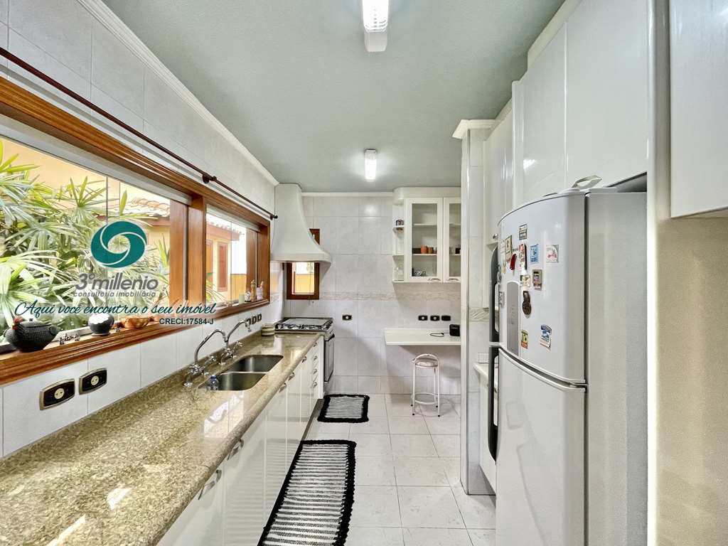 Casa em Cotia, no bairro São Paulo II