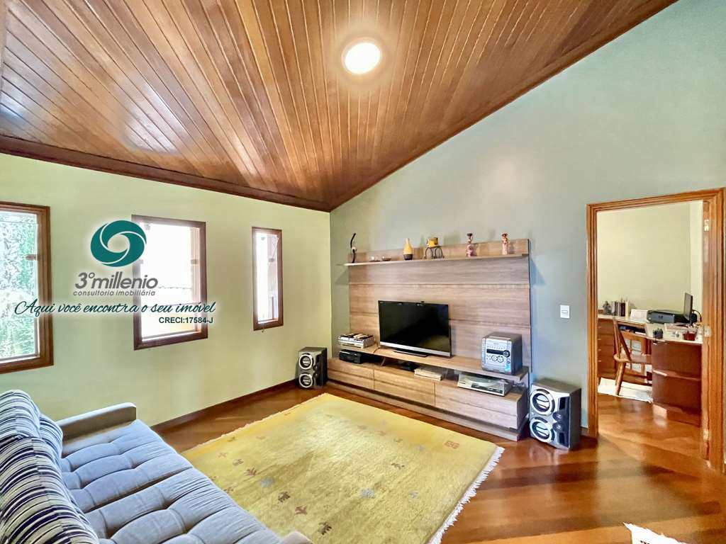 Casa em Cotia, no bairro São Paulo II