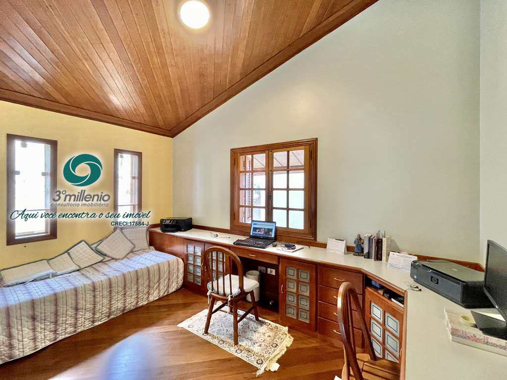 Casa em Cotia, no bairro São Paulo II