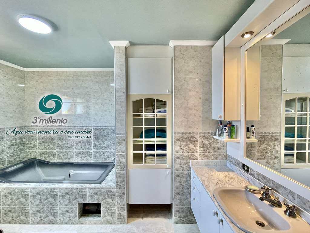 Casa em Cotia, no bairro São Paulo II