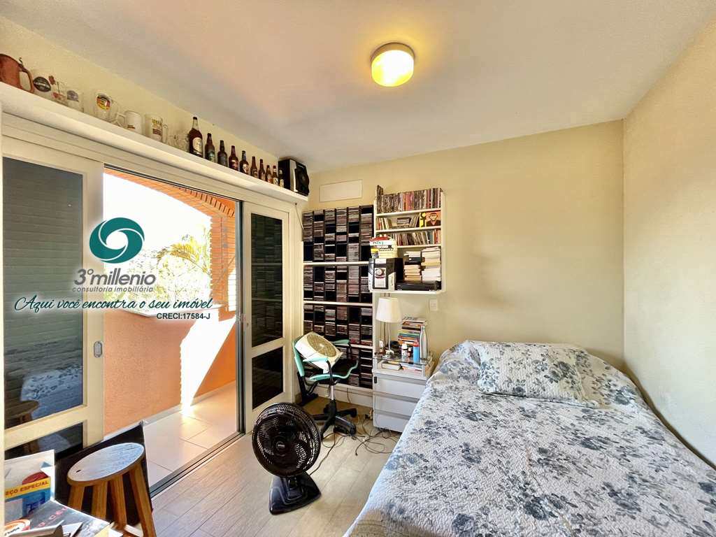 Casa em Cotia, no bairro São Paulo II