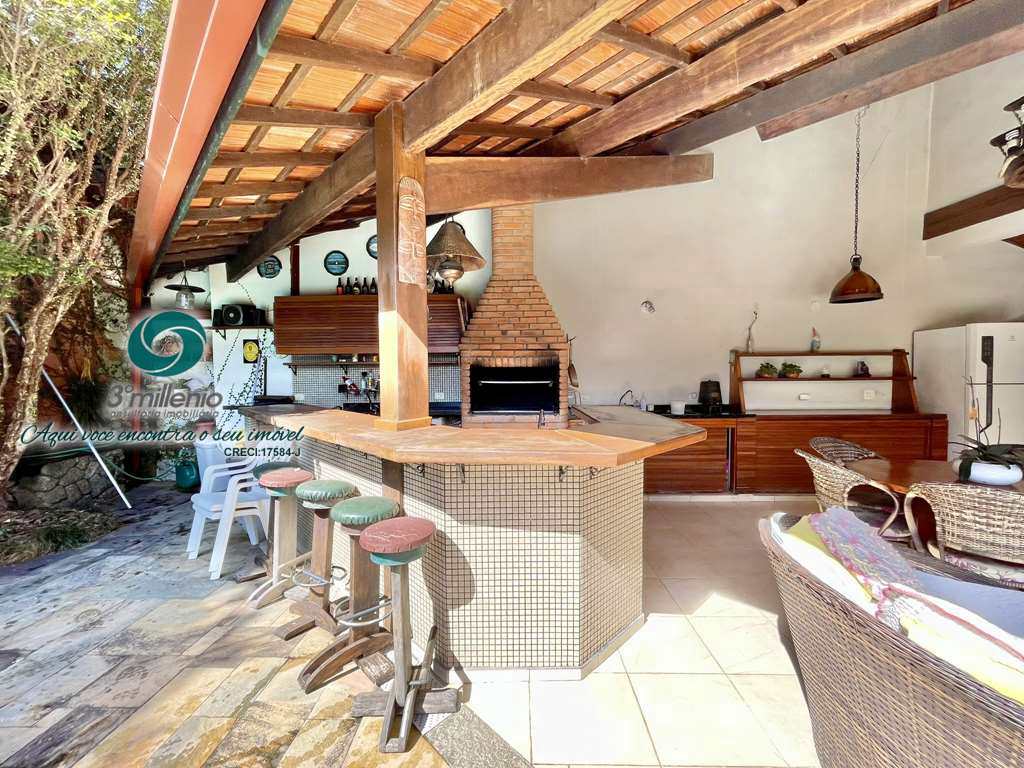 Casa em Cotia, no bairro São Paulo II