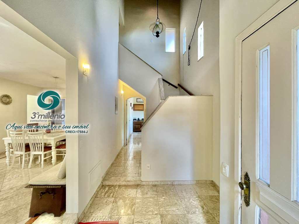 Casa em Cotia, no bairro São Paulo II