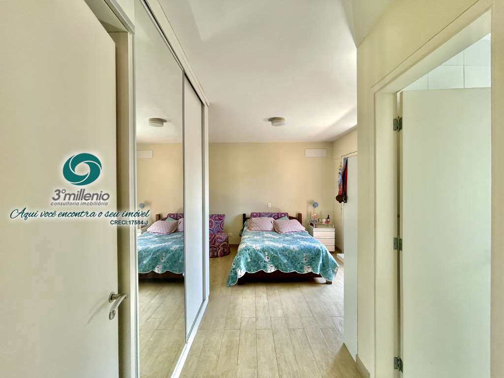 Casa em Cotia, no bairro São Paulo II