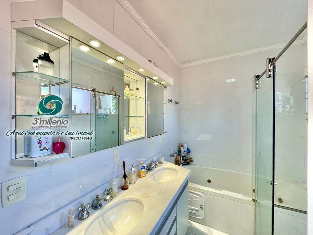 Casa em Cotia, no bairro São Paulo II