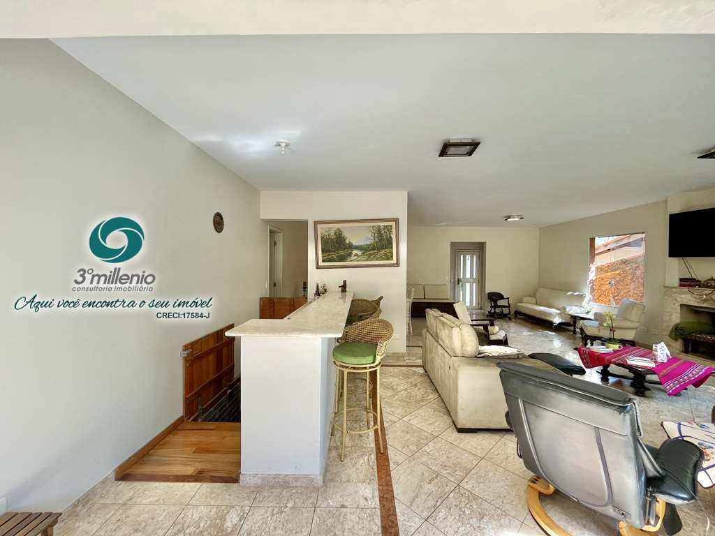 Casa em Cotia, no bairro São Paulo II