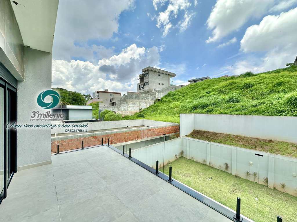 Casa em Embu das Artes, no bairro Moinho Velho