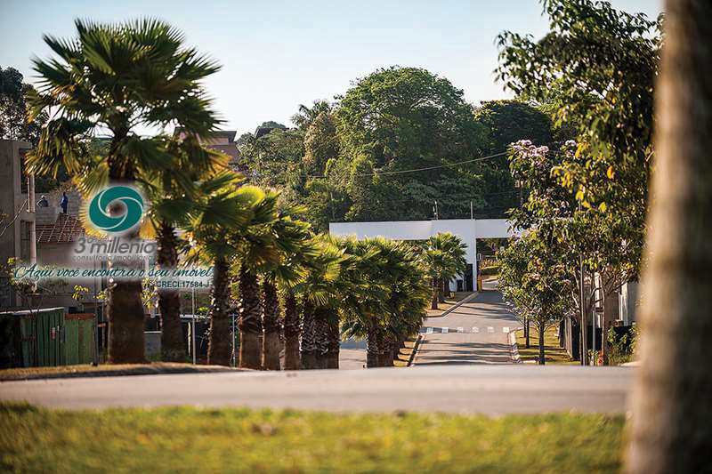 Casa em Embu das Artes, no bairro Moinho Velho