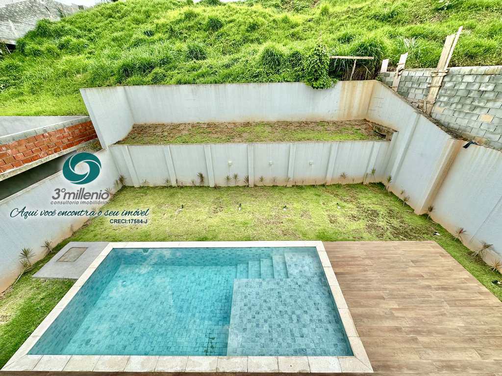 Casa em Embu das Artes, no bairro Moinho Velho