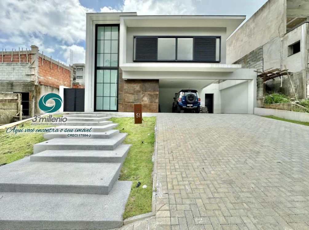 Casa em Embu das Artes, no bairro Moinho Velho