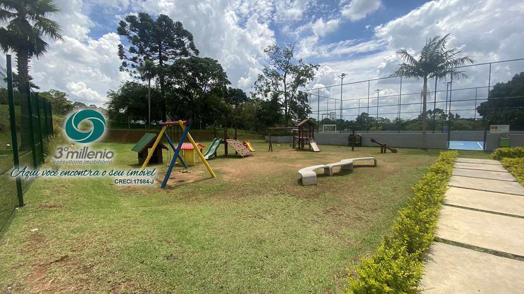 Casa em Embu das Artes, no bairro Moinho Velho