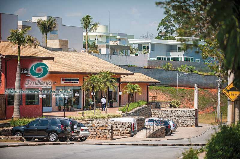 Casa em Embu das Artes, no bairro Moinho Velho