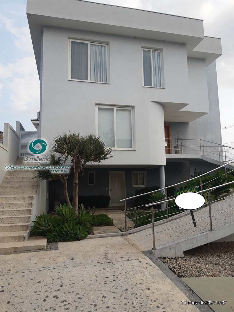Casa em Cotia, no bairro São Paulo II