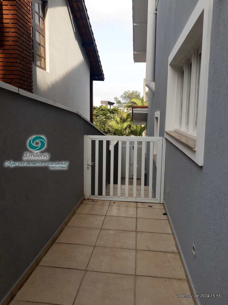 Casa em Cotia, no bairro São Paulo II