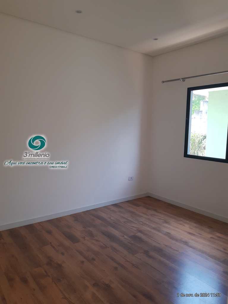 Casa em Cotia, no bairro Pitas