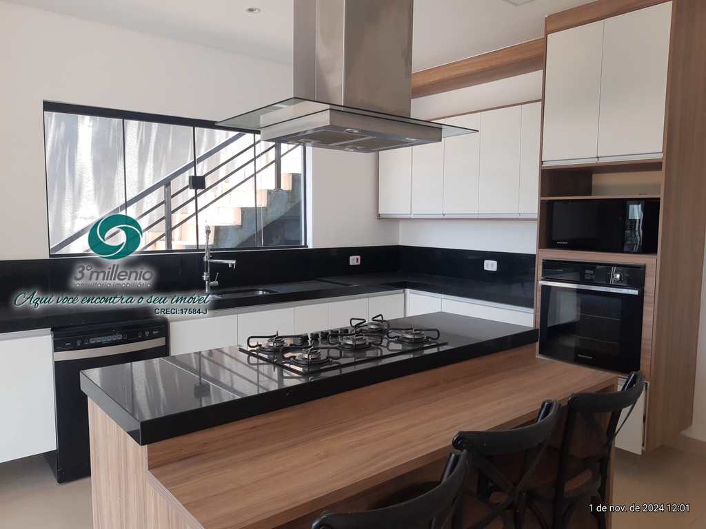 Casa em Cotia, no bairro Pitas