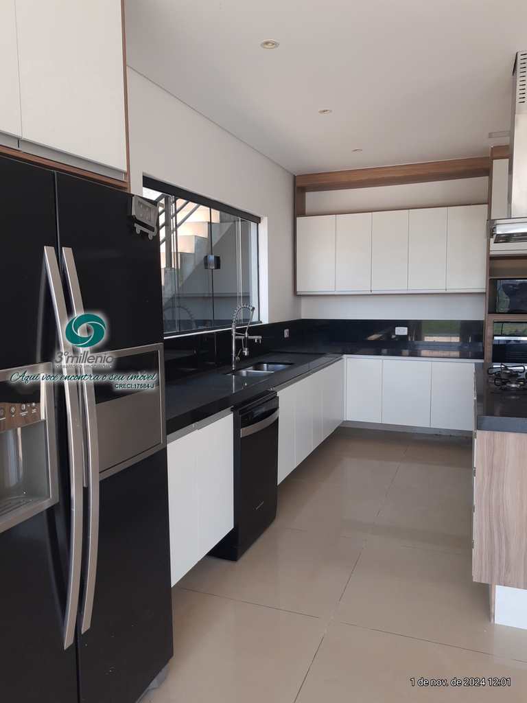 Casa em Cotia, no bairro Pitas