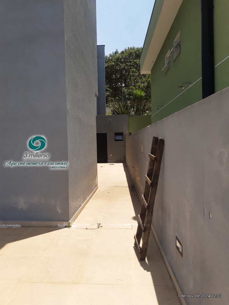 Casa em Cotia, no bairro Pitas