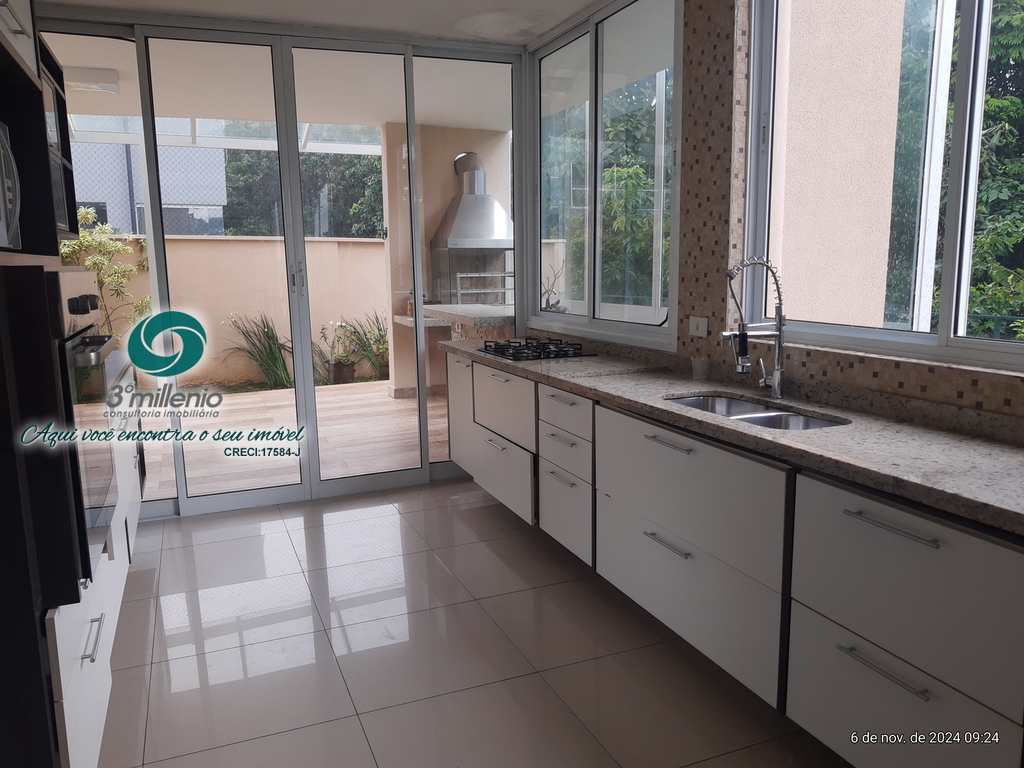 Casa em Carapicuíba, no bairro Golf Village