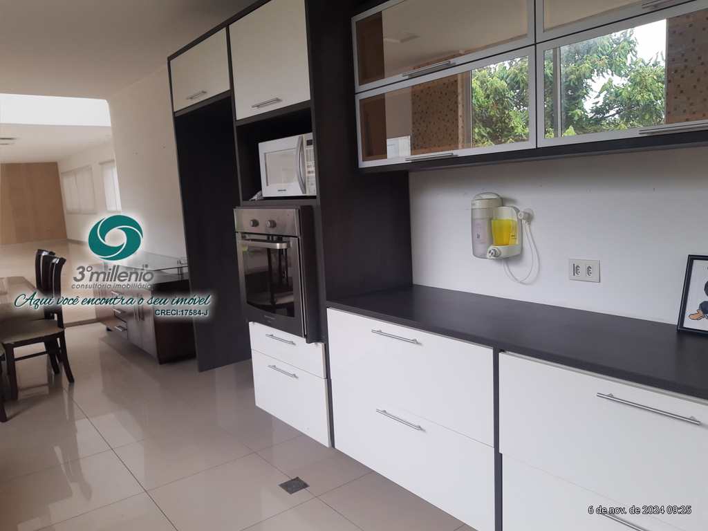 Casa em Carapicuíba, no bairro Golf Village