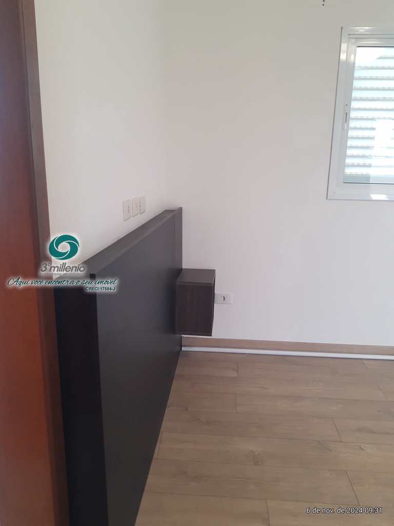 Casa em Carapicuíba, no bairro Golf Village