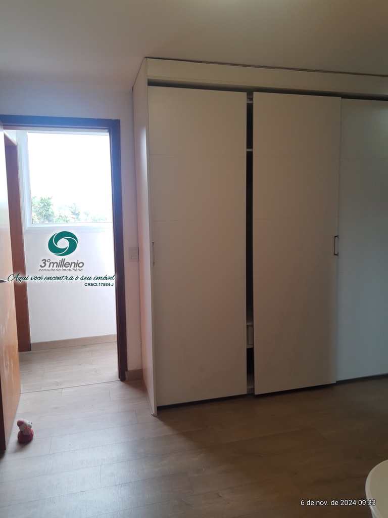Casa em Carapicuíba, no bairro Golf Village