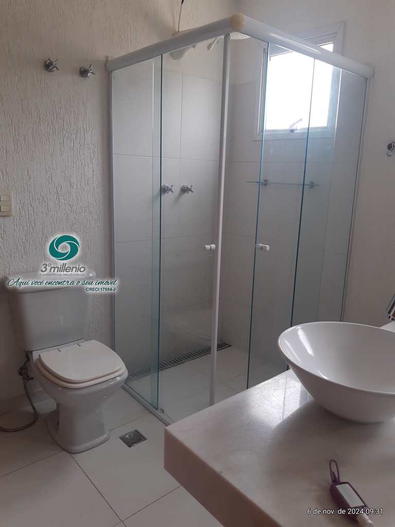 Casa em Carapicuíba, no bairro Golf Village