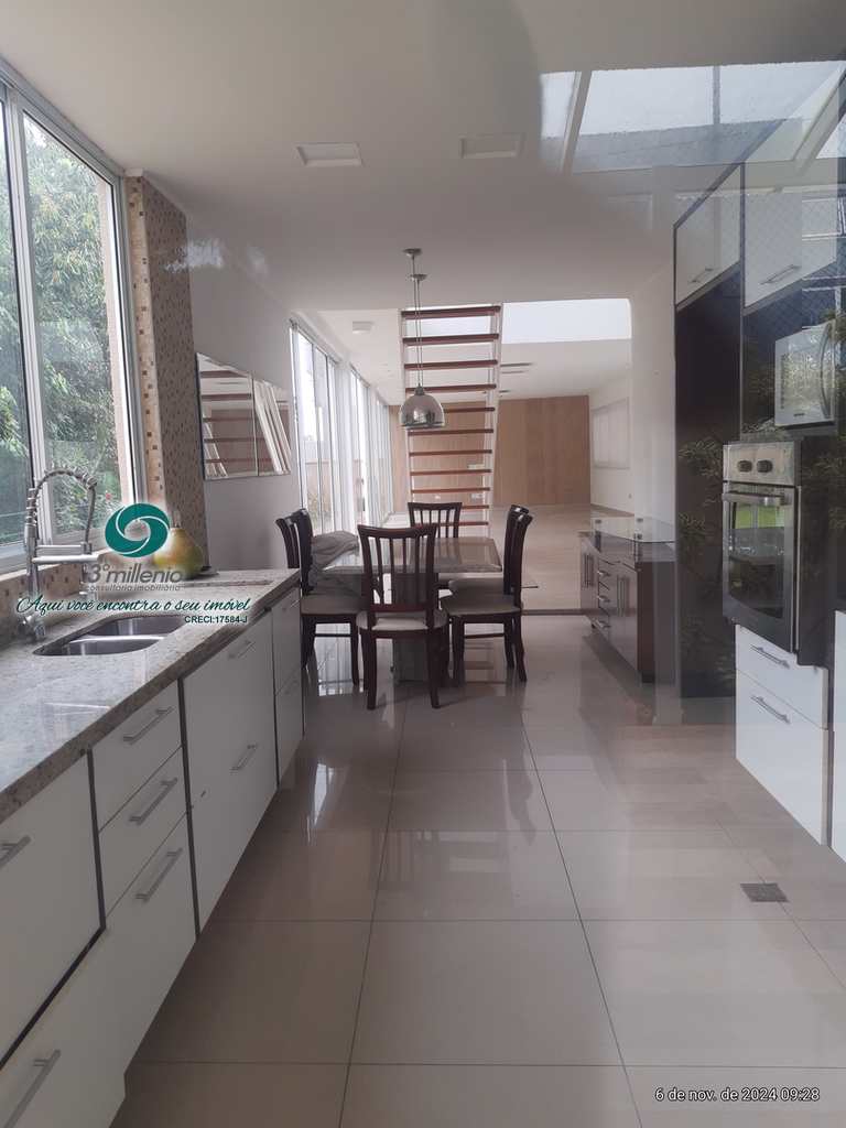 Casa em Carapicuíba, no bairro Golf Village