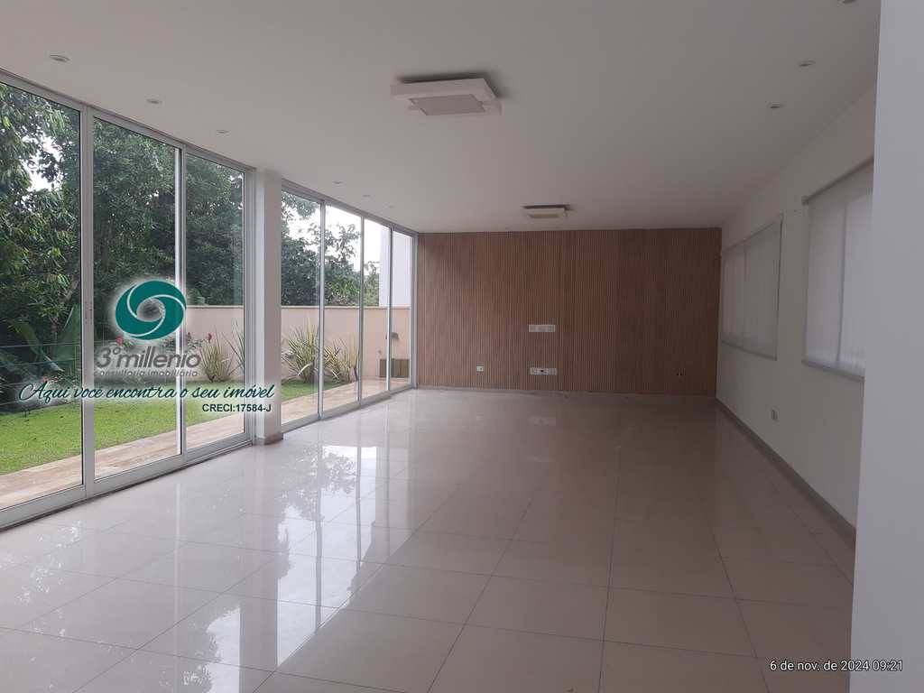 Casa em Carapicuíba, no bairro Golf Village