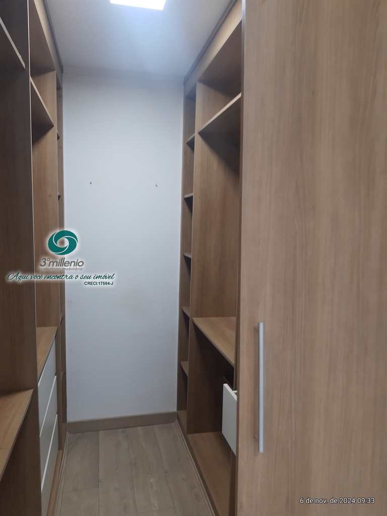 Casa em Carapicuíba, no bairro Golf Village