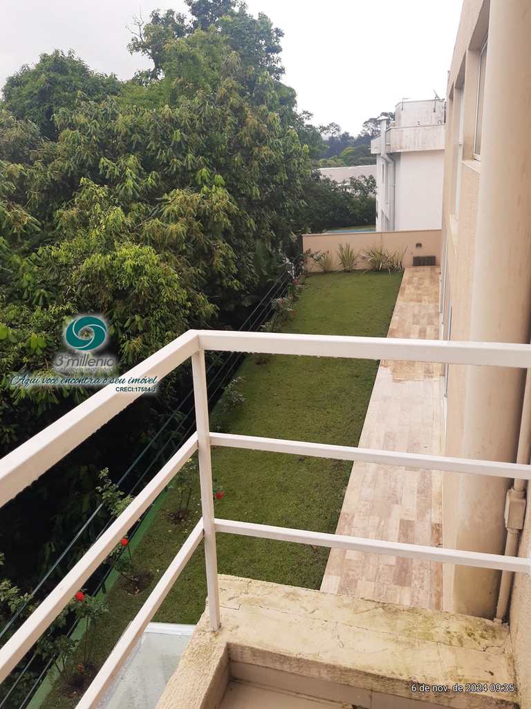 Casa em Carapicuíba, no bairro Golf Village