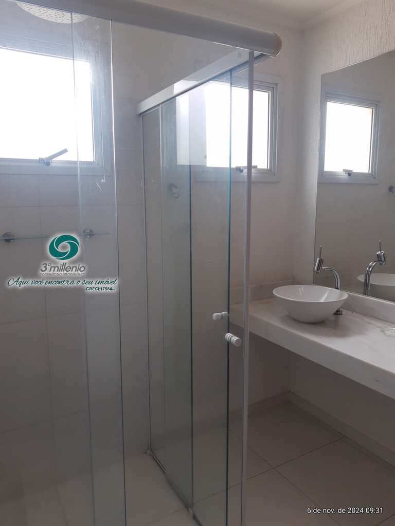 Casa em Carapicuíba, no bairro Golf Village