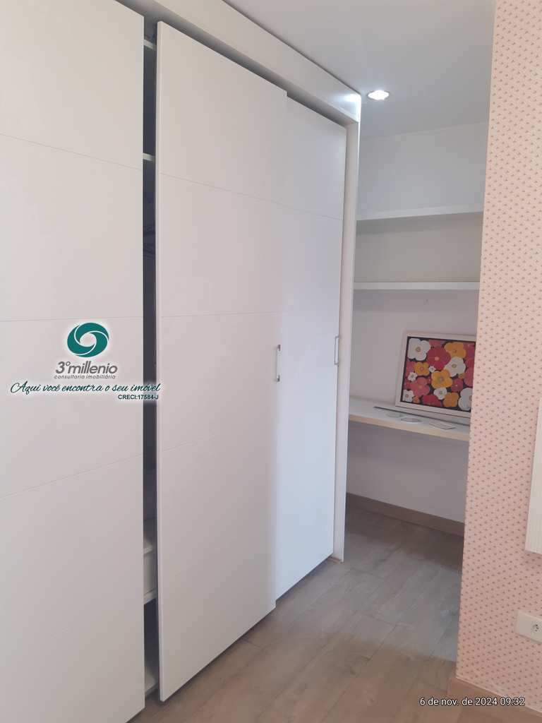Casa em Carapicuíba, no bairro Golf Village