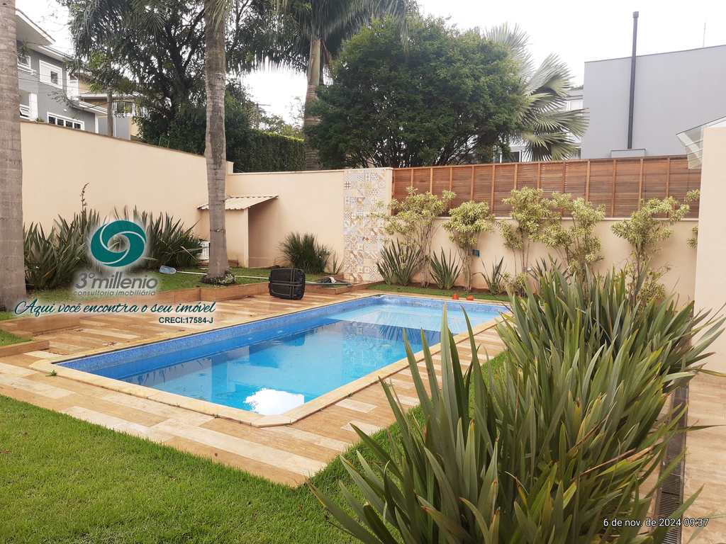 Casa em Carapicuíba, no bairro Golf Village