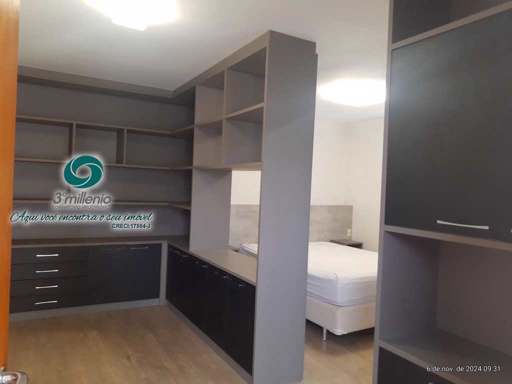 Casa em Carapicuíba, no bairro Golf Village