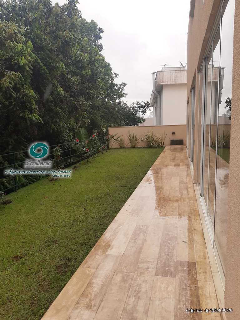 Casa em Carapicuíba, no bairro Golf Village