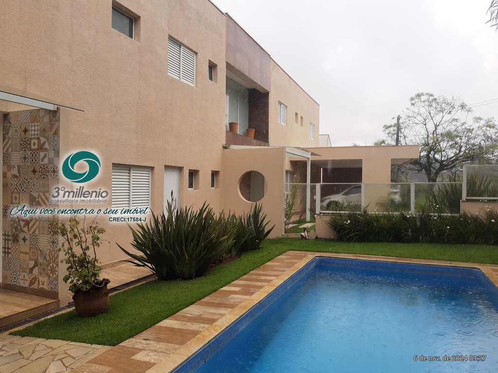 Casa em Carapicuíba, no bairro Golf Village