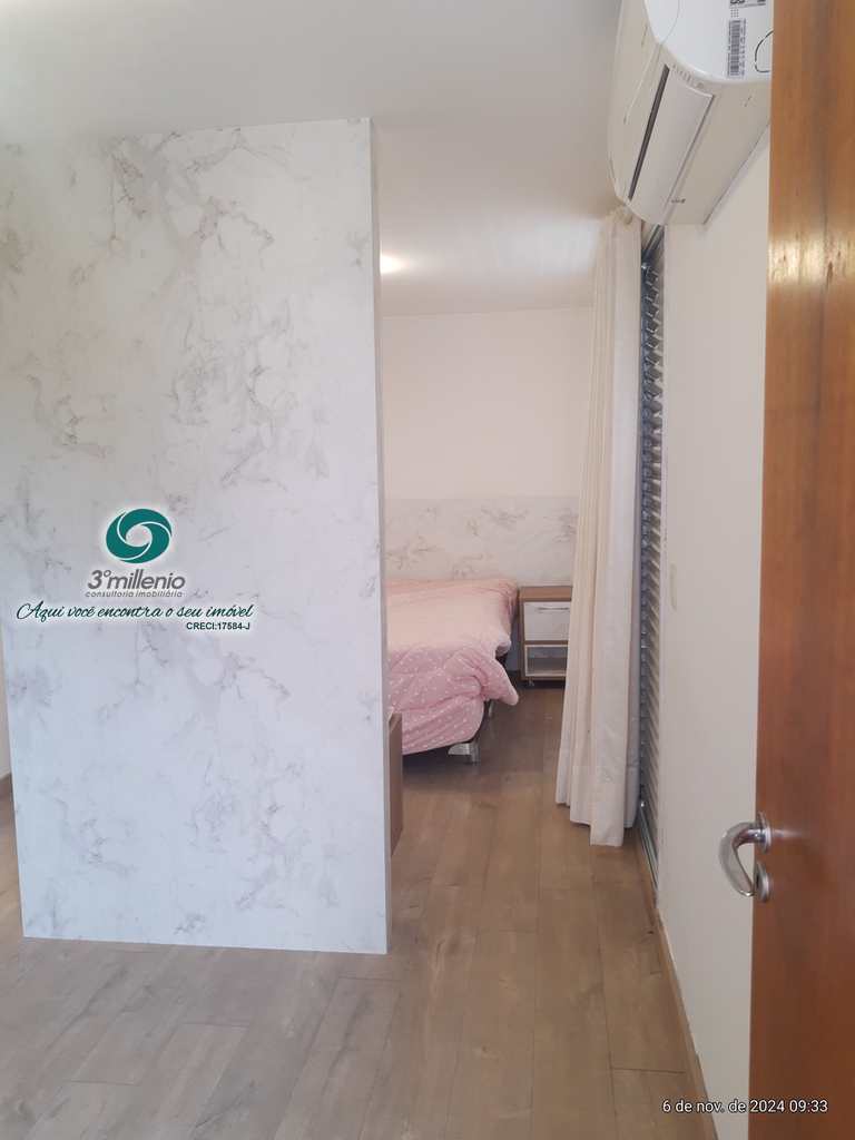 Casa em Carapicuíba, no bairro Golf Village