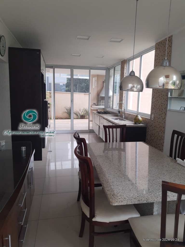 Casa em Carapicuíba, no bairro Golf Village